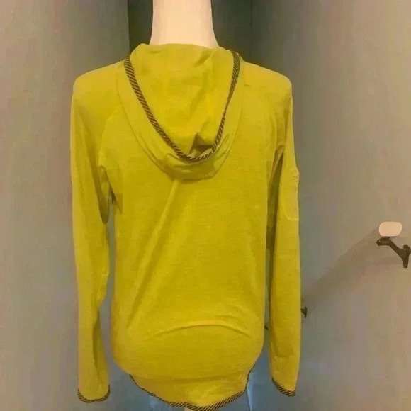 Carve Designs Medium lightweight pullover - Picture 5 of 9